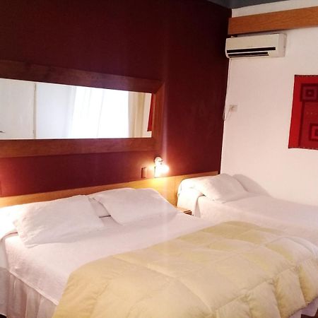 Hostal De La Costa Villa Carlos Paz Bagian luar foto