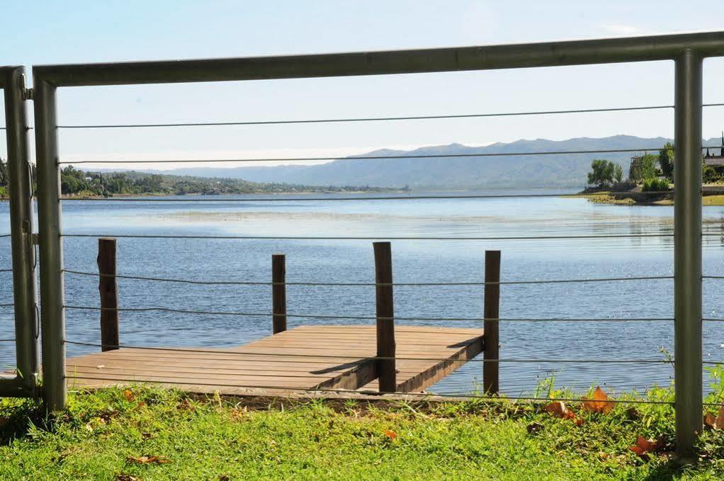 Hostal De La Costa Villa Carlos Paz Bagian luar foto