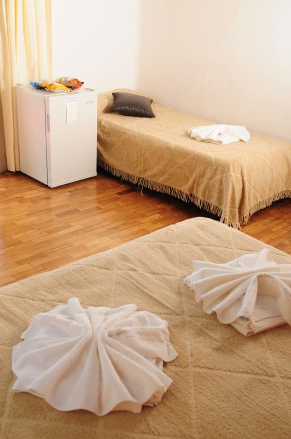 Hostal De La Costa Villa Carlos Paz Bagian luar foto