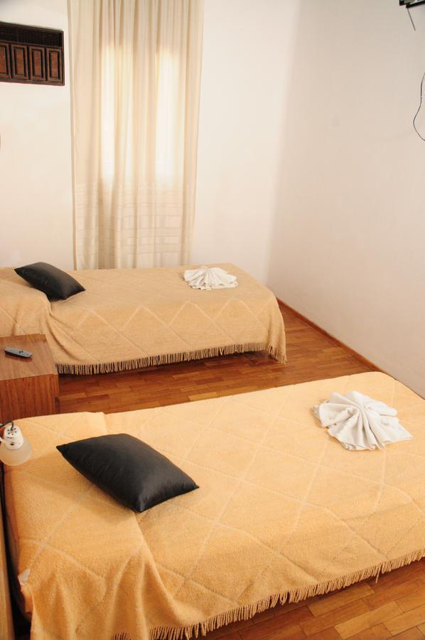 Hostal De La Costa Villa Carlos Paz Bagian luar foto