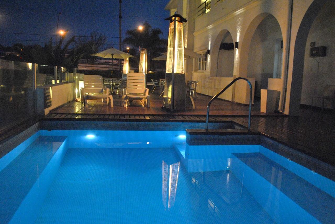 Hostal De La Costa Villa Carlos Paz Bagian luar foto